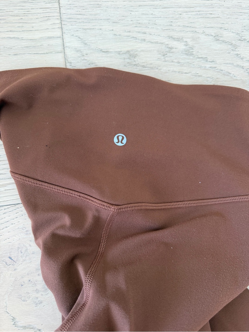 Lululemon - Picture 3 of 4